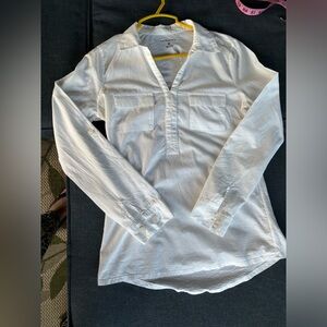 GH Bass Co Women’s White Blouse XS 100% Cotton Long Sleeves Lightweight